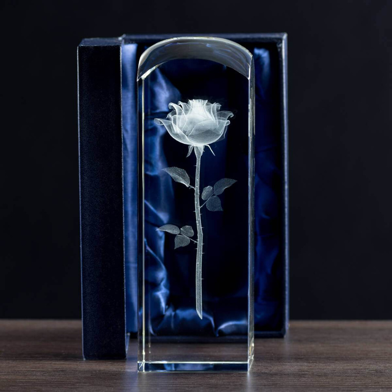 Prezent na ślub - Róża 3D z dedykacją w średniej kolumnie 190x65x65 mm