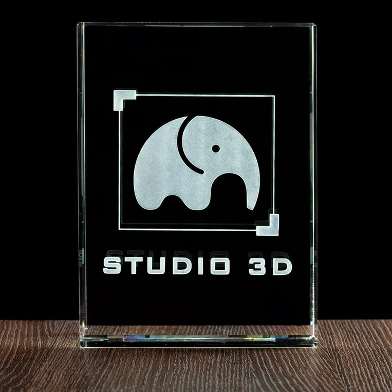 Duża Fotolampka 3D z logo – elegancka statuetka z grawerem 3D na podświetlanej podstawce