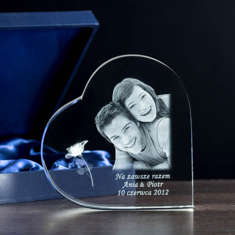 Prezent dla rocznicę - zdjęcie 3D w szklanym sercu