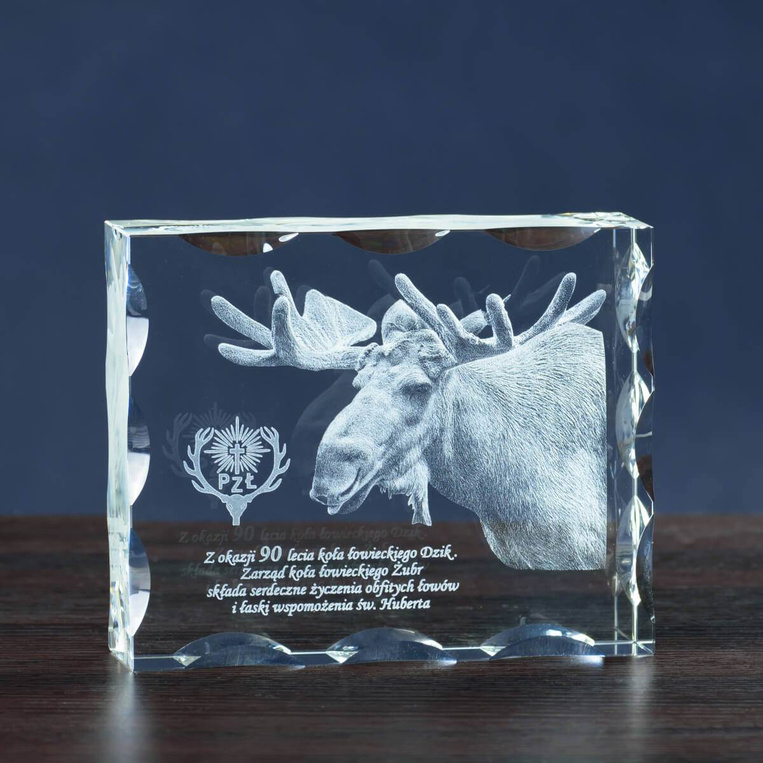Łoś 3D w krysztale – statuetka dla myśliwego w eleganckim etui