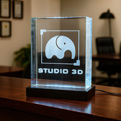 Duża Fotolampka 3D z logo – elegancka statuetka z grawerem 3D na podświetlanej podstawce