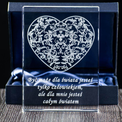 Ażurowe serce wygrawerowane w szkle - statuetka 3D na prezent