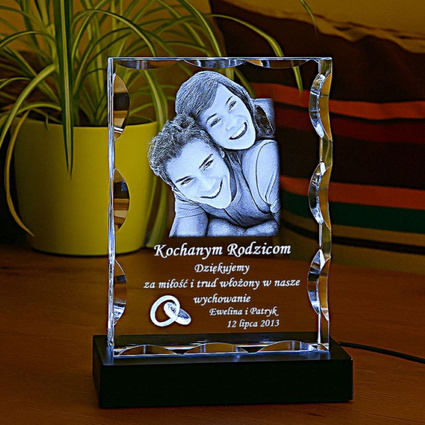 Fotokryształ 3D z grawerunkiem zdjęcia – elegancka pamiątka rocznicowa