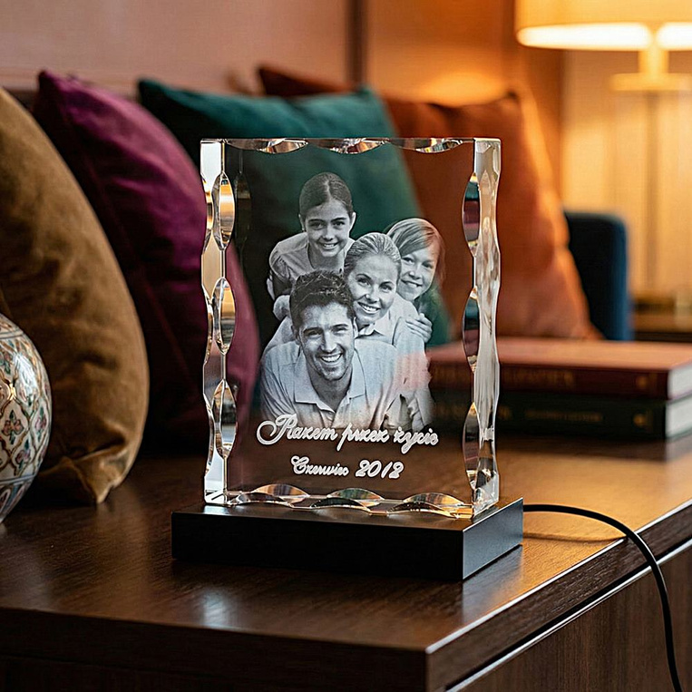 Fotolampka 120x150x40 mm z grawerem zdjęcia i dedykacji na podstawce LED