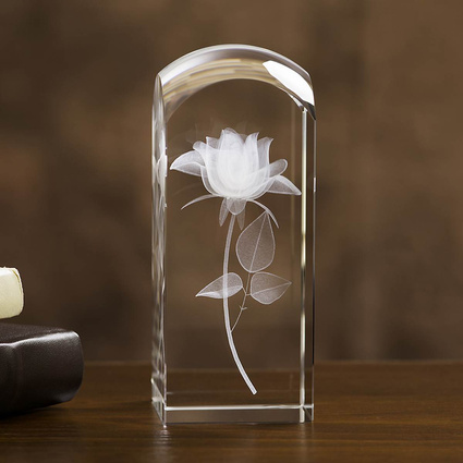 Trójwymiarowa Róża wygrawerowana w szkle - prezent gratulacje