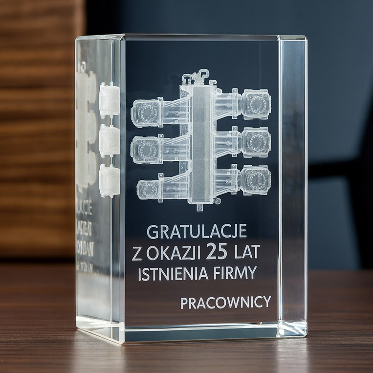 Statuetka DLA SZEFOSTWA z okazji jubileuszu firmy. Grawer 3D produktu firmy
