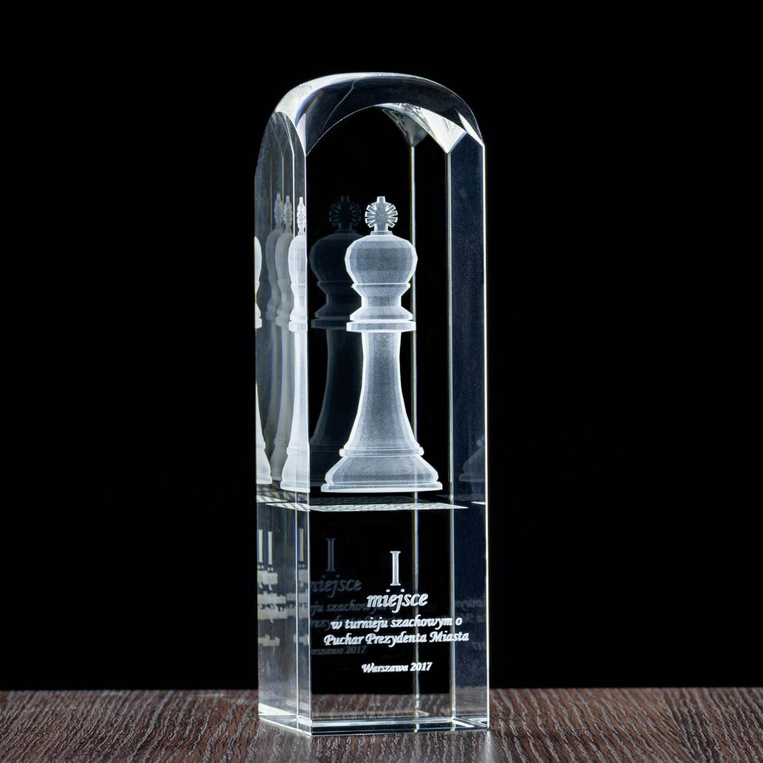 Nagroda za pierwsze miejsce, figura szachowa KRÓL wygrawerowana w krysztale