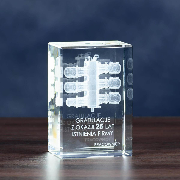 Statuetka DLA SZEFOSTWA z okazji jubileuszu firmy. Grawer 3D produktu firmy