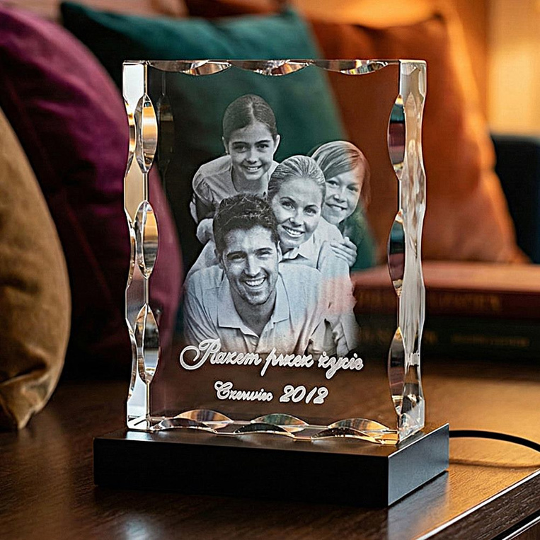 Fotolampka 120x150x40 mm z grawerem zdjęcia i dedykacji na podstawce LED