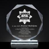 Grawerowana statuetka dla policjanta na emeryturę – prezent po służbie