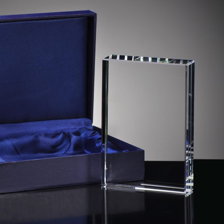 Prezent na rocznicę - zdjęcie w sercu złożonym z róż. Grawer w szkle