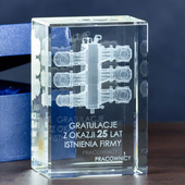 Statuetka DLA SZEFOSTWA z okazji jubileuszu firmy. Grawer 3D produktu firmy