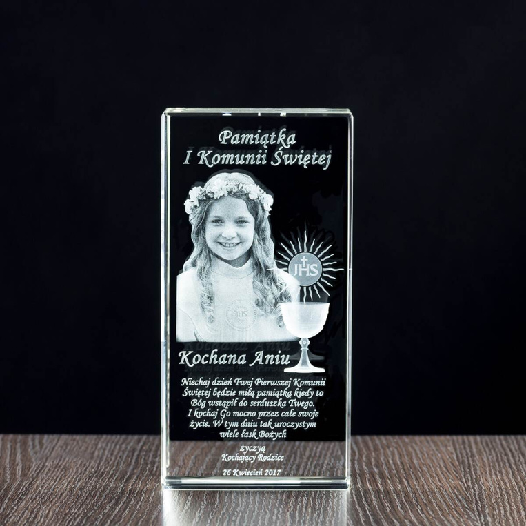 Duży kryształ z trójwymiarowym zdjęciem dziecka - Pamiątka I Komunii Św.