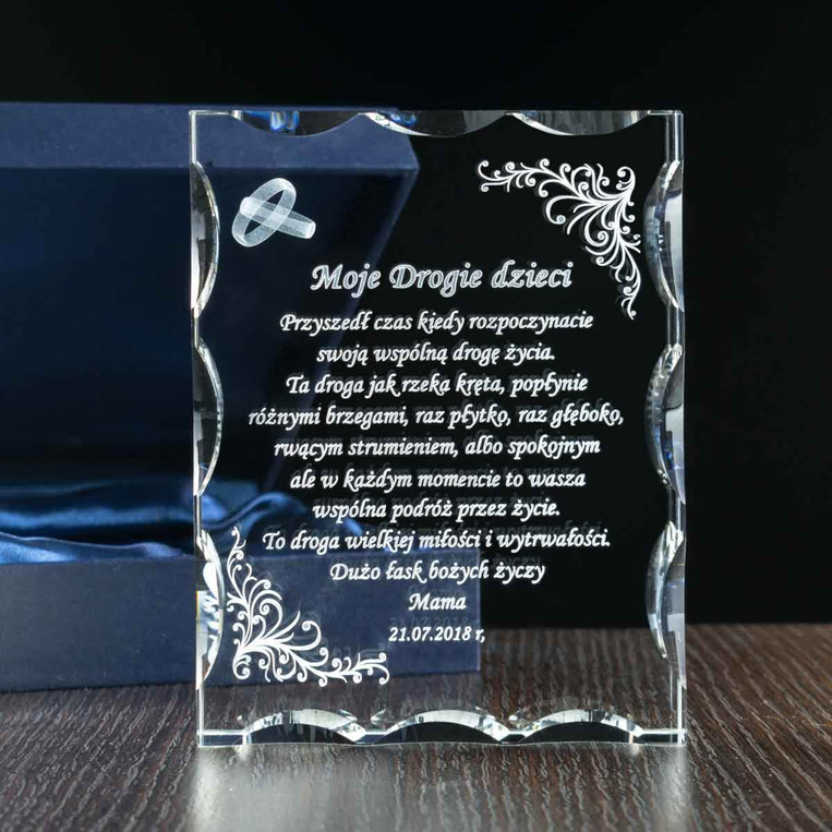 Personalizowana pamiątka ślubu od rodziców - życzenia w szklanej bryle