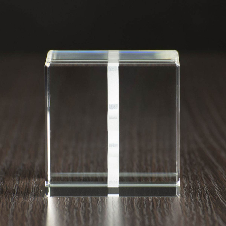 Prezent dla informatyka - hashtag wygrawerowany w krysztale