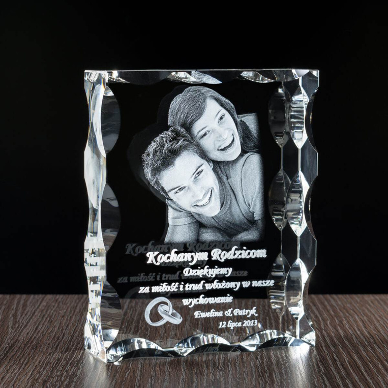 Pomysł na prezent na rocznicę - zdjęcie 3D w krysztale