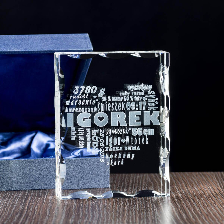 PAMIĄTKA CHRZTU ŚW. - kryształowa statuetka z metryczką dziecka. Wstaw swoje dane