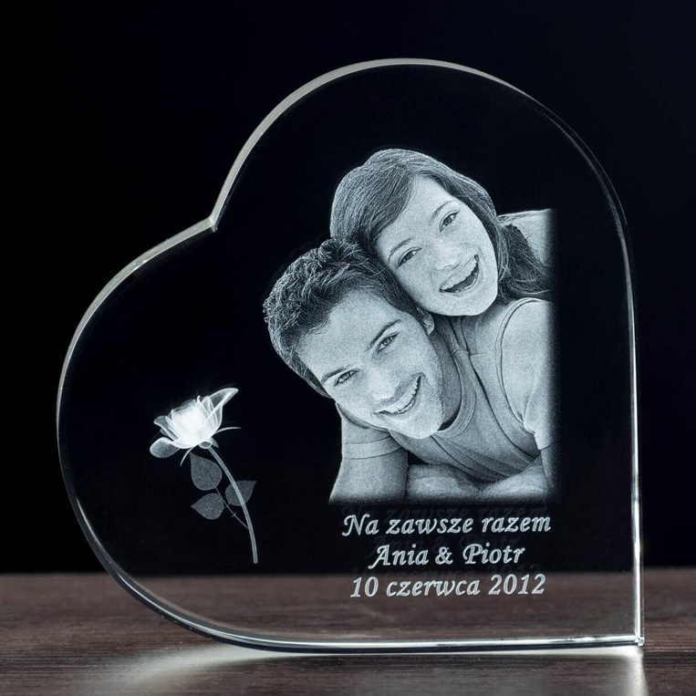 Prezent dla rocznicę - zdjęcie 3D w szklanym sercu