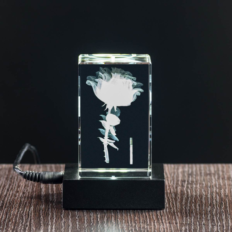 Szklana statuetka 3D z różą i dedykacją – prezent na walentynki lub rocznicę