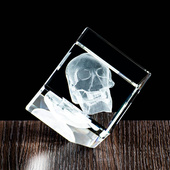 Trójwymiarowa (3D) Czaszka wygrawerowana w krysztale. Prezent dla Chłopaka