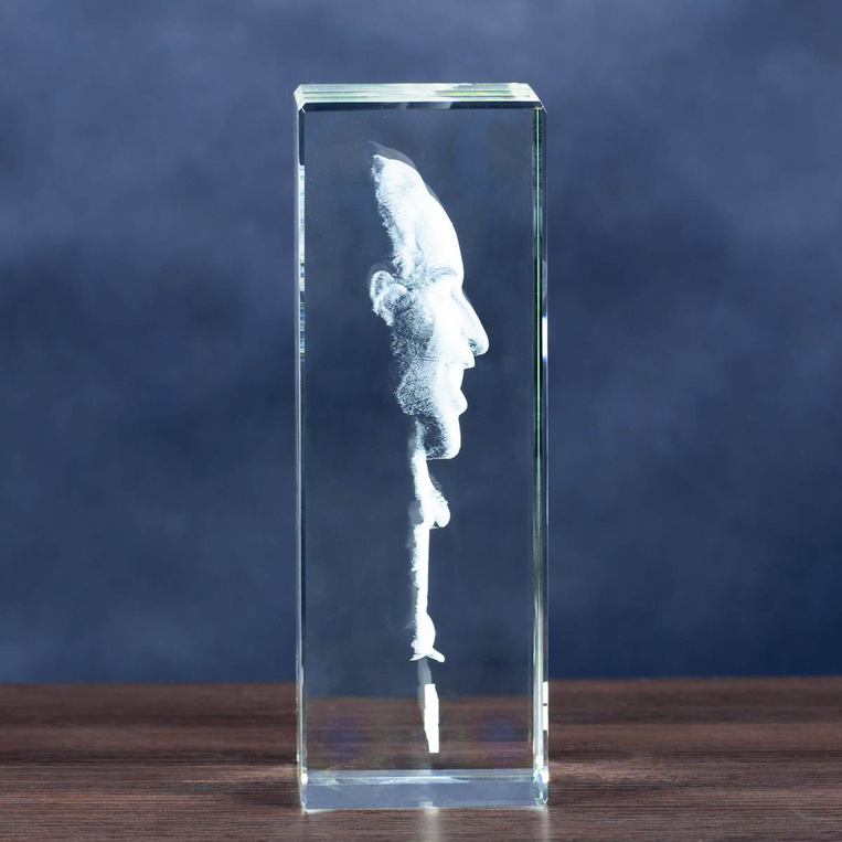 Statuetka dla Pracownika Roku - karykatura 3D na podstawie zwykłego zdjęcia