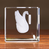 Walentynkowa pamiątka - Łabędzie 3D w małej statuetce