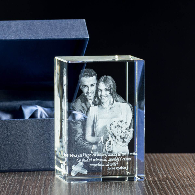 Zdjęcie 2D w krysztale w kryształowej statuetce - prezent na każdą okazję