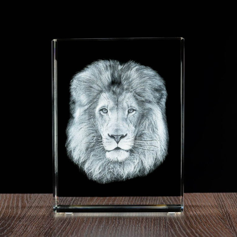 MEGASTATUETKA Trójwymiarowy lew wygrawerowany w krysztale