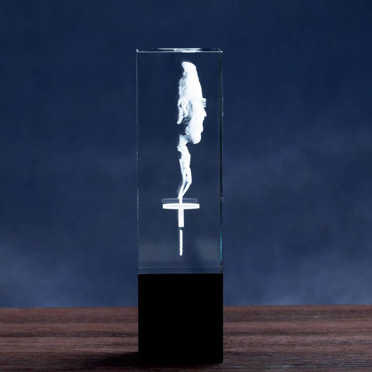 Karykatura 3D w kryształowej statuetce dla Niej NA URODZINY 40