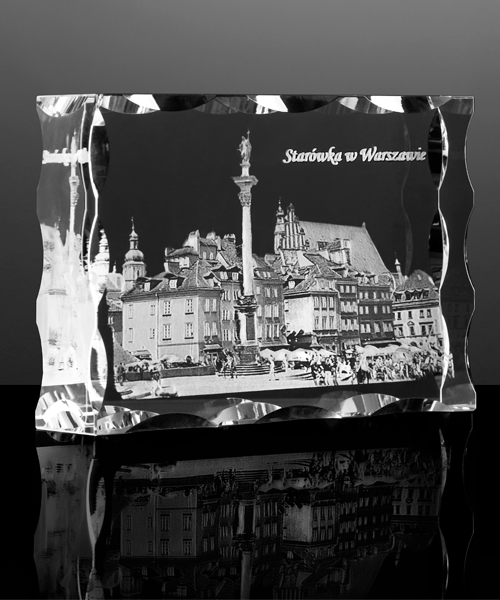 Warszawska Starówka 3D w kryształowej statuetce – grawer przestrzenny 180°