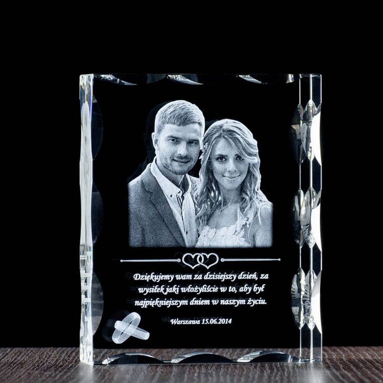 FOTOPREZENT w dużej ozdobnej statuetce na ślub. Zdjęcie 2D w krysztale