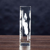 Prezent dla katechety - trójwymiarowy obraz Jezusa w ozdobnej statuetce