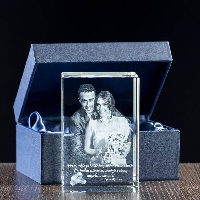 Zdjęcie 2D w krysztale w kryształowej statuetce - prezent na każdą okazję