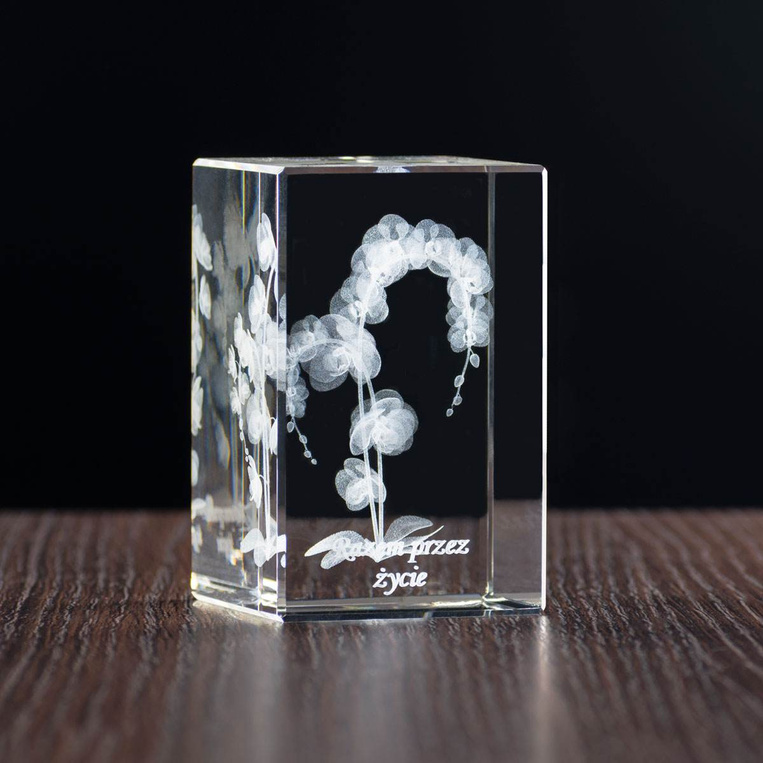 Walentynkowy storczyk w pięknej kryształowej statuetce