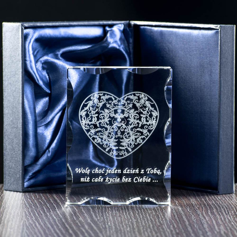 Ażurowe serce - statuetka 3D na prezent w ozdobnej statuetce 13x10x3 cm