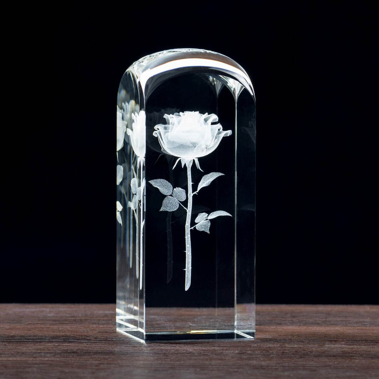 Kryształowa kolumna z Różą 3D w środku, Prezent na Dzień Kobiet Rocznicę