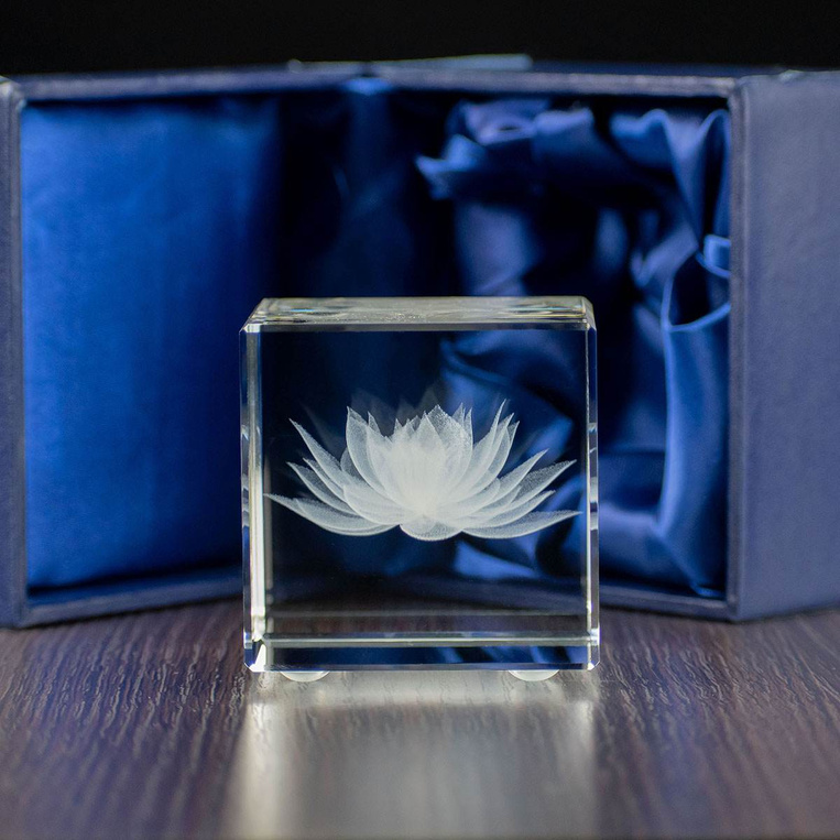 Kwiat Lilii wygrawerowany w szkle - dla kobiety, na imieniny, urodziny