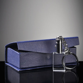 Róża 3D w breloku - drobny upominek na Walentynki. Brelok LED z grawerem