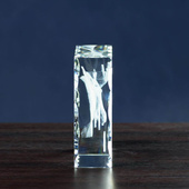 Łoś 3D w krysztale – statuetka dla myśliwego w eleganckim etui