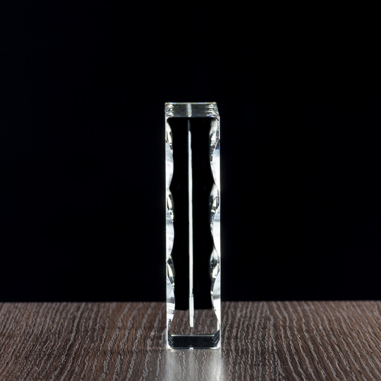 Ekskluzywna fotolampka – szklana statuetka 130x100x30 mm grawer zdjęcia 2D i tekstu