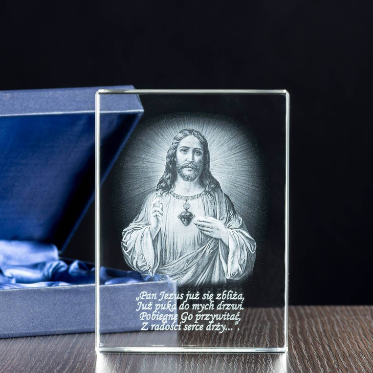 Obraz Jezusa wygrawerowany w trójwymiarze w kryształowej statuetce