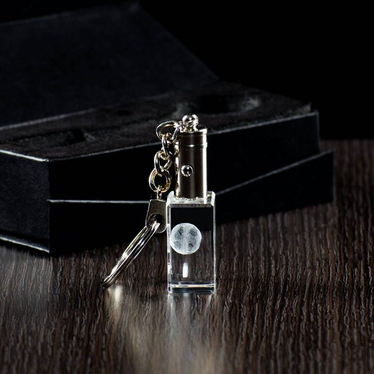 Personalizowany brelok wykonany z kryształu