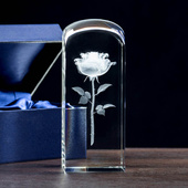 RÓŻA 3D z Twoją dedykacją - statuetka z grawerem wewnątrz szkła.