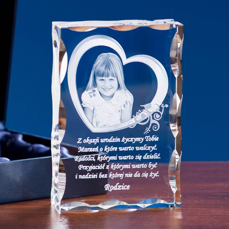 Twoje zdjęcie 2D w sercu - prezent na urodziny grawerowany Ozdobna statuetka