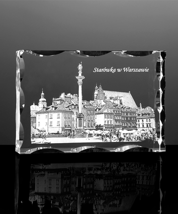 Warszawska Starówka 3D w kryształowej statuetce – grawer przestrzenny 180°