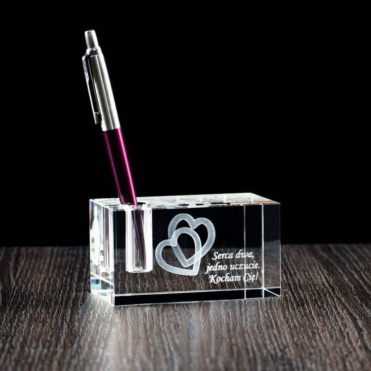 Stojak na długopis z personalizacją - stylowy prezent dla niego