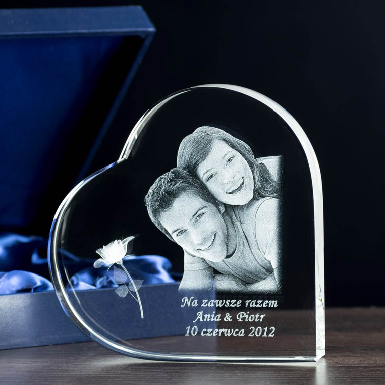 Prezent dla rocznicę - zdjęcie 3D w szklanym sercu