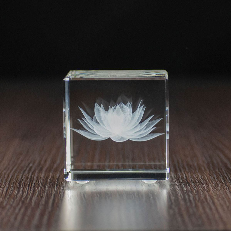 Kwiat Lilii wygrawerowany w szkle - dla kobiety, na imieniny, urodziny