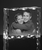 Zdjęcie wygrawerowane w krysztale na prezent - pamiątka na rocznicę