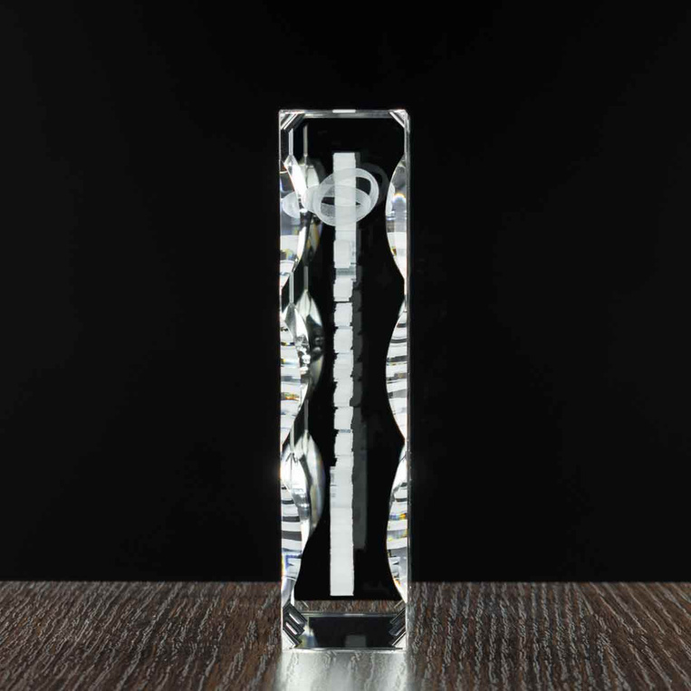 Personalizowana pamiątka ślubu od rodziców - życzenia w szklanej bryle